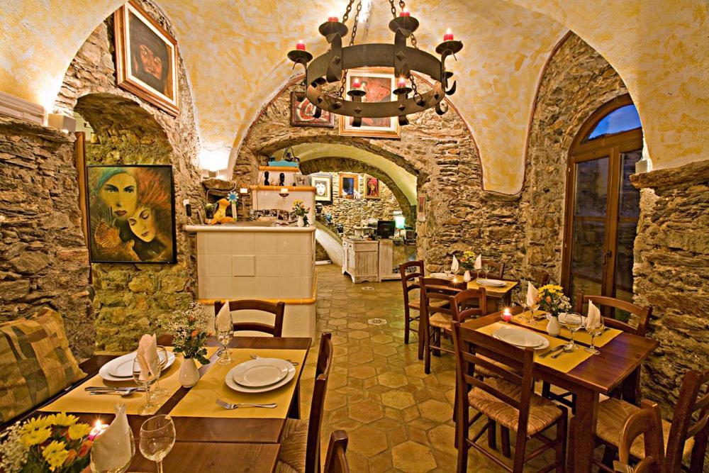 Le Petit Chateau Vezzi Portio Exterior foto