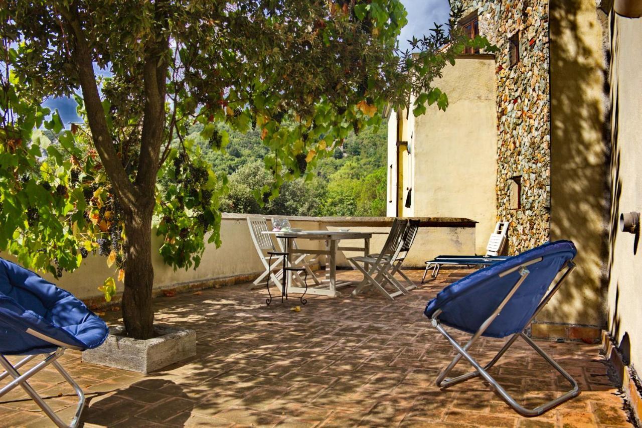 Le Petit Chateau Vezzi Portio Exterior foto
