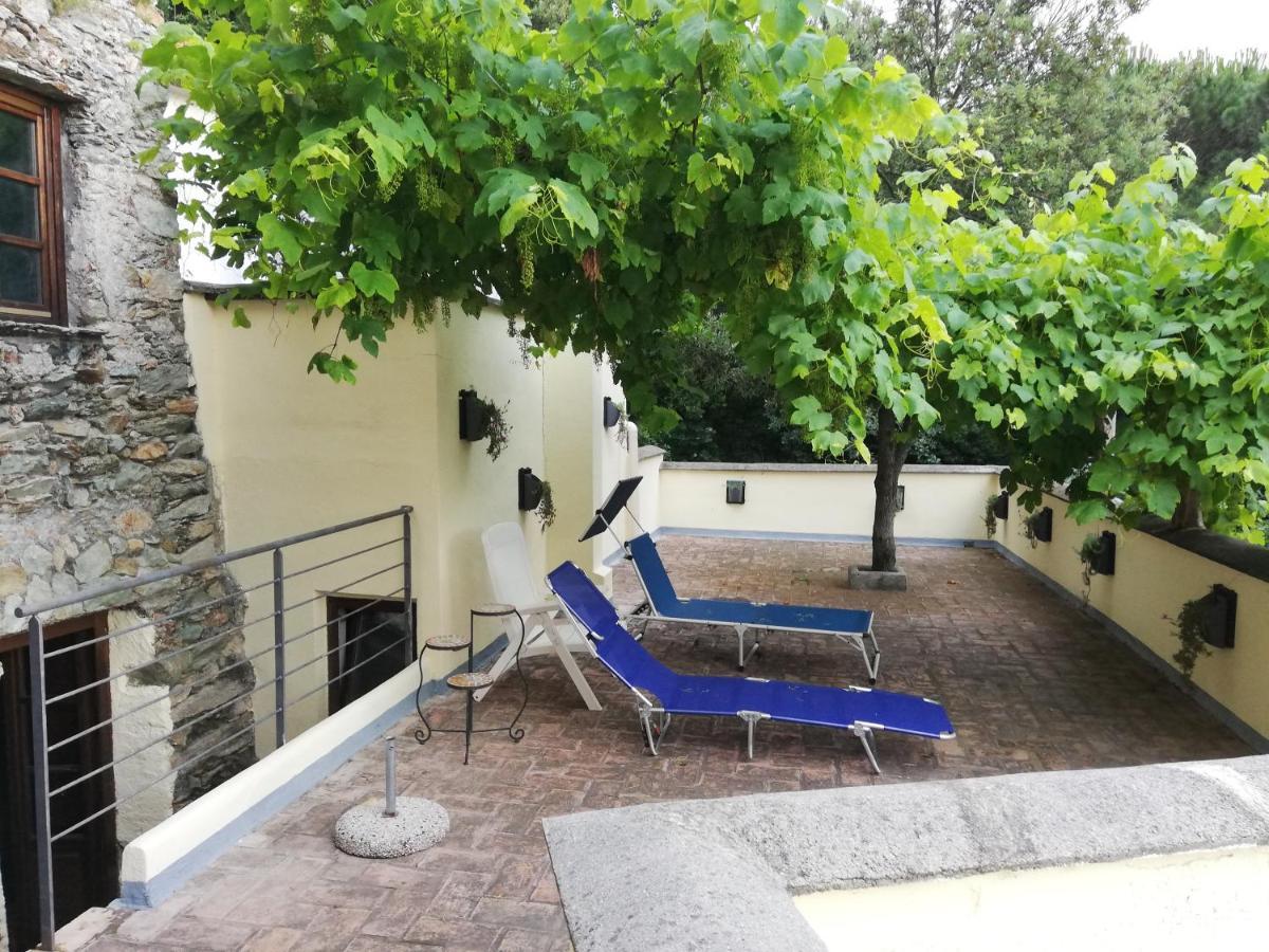 Le Petit Chateau Vezzi Portio Exterior foto