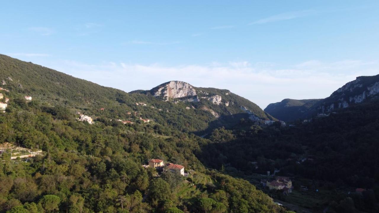 Le Petit Chateau Vezzi Portio Exterior foto